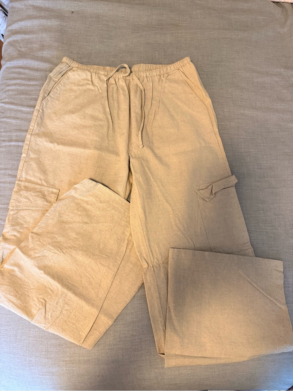 Edikted Women's Straight Leg Cargo Pants in Light Tan
